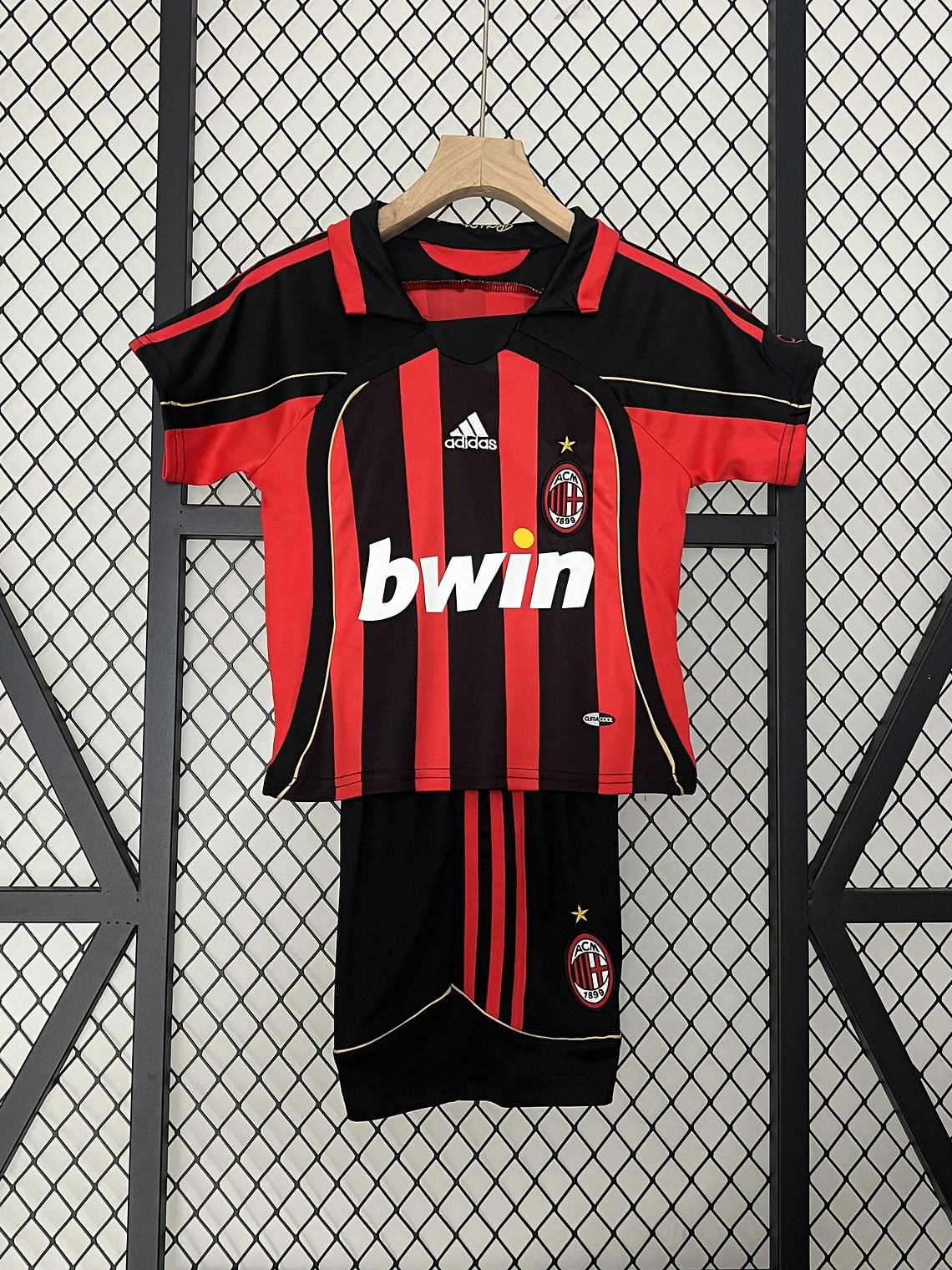 Kit Criança Milan Principal 2006/07 1
