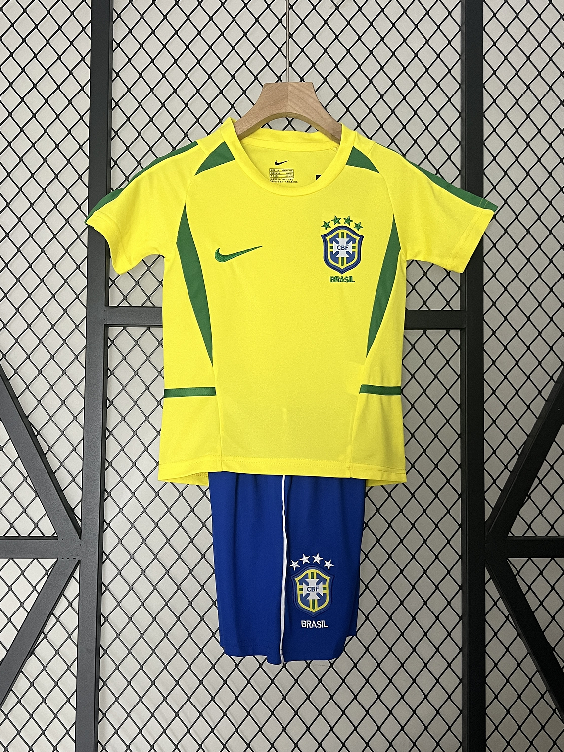 Kit Criança Brasil Principal 2002 1