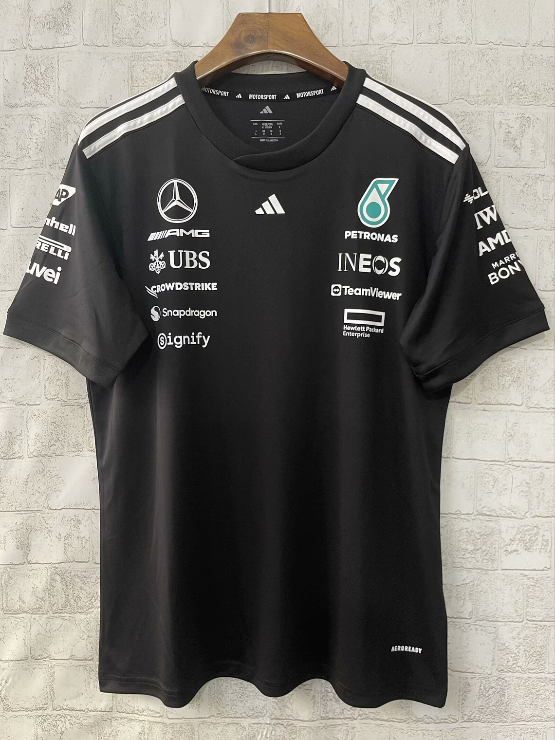 Camisola Mercedes 2025 1