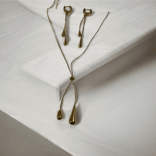 Set de collar y aretes lágrima de cristal