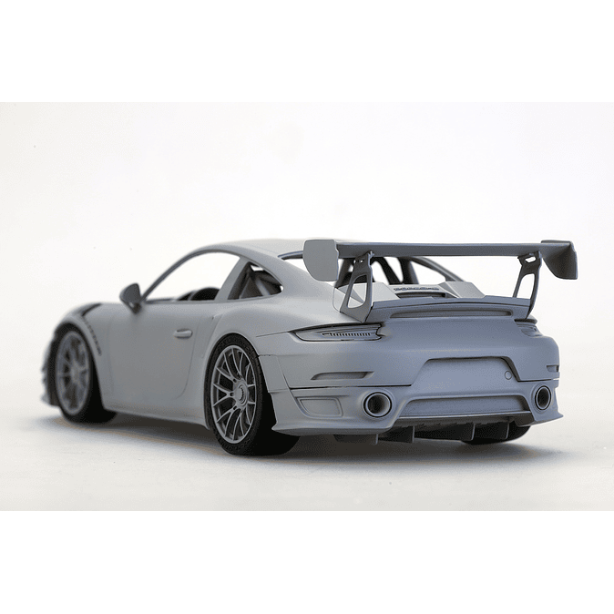 Porsche 911 Carrera (992) GT2RS 5