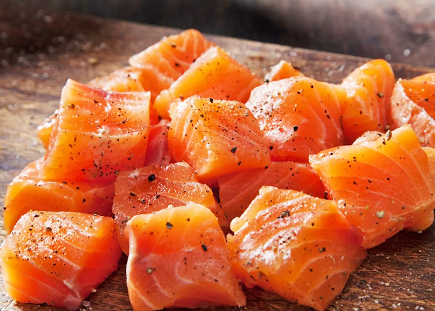 SALMÓN EN CUBOS 500 GR 1