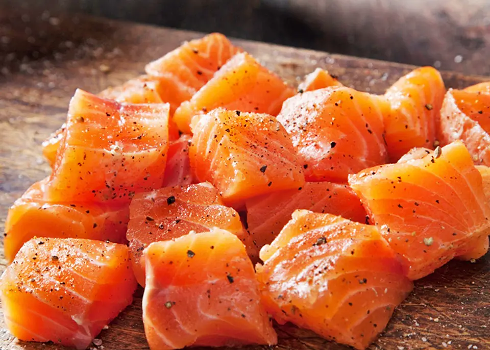 SALMÓN EN CUBOS 500 GR 1