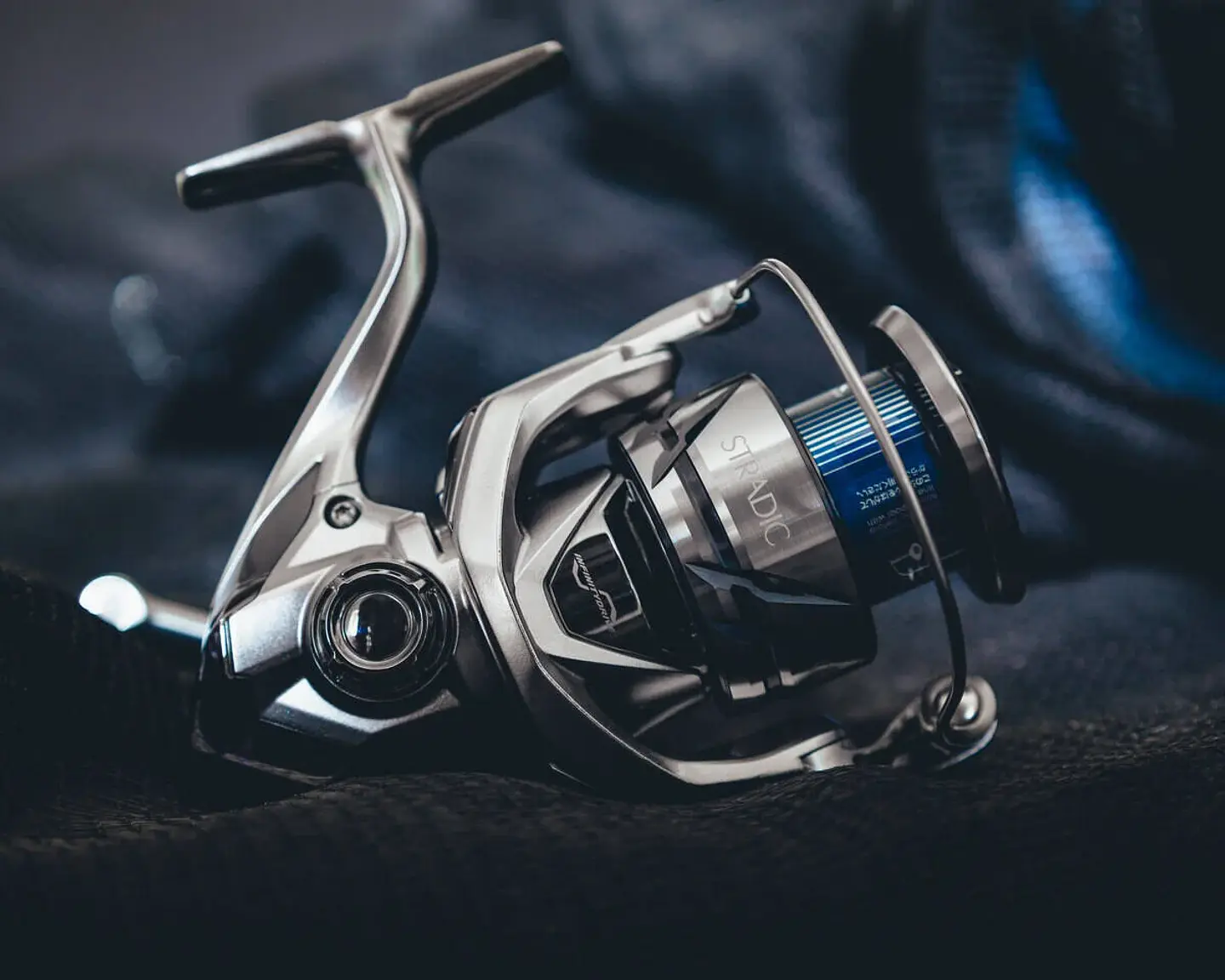 Carrete Shimano 23 Stradic C2000-4000XG 2