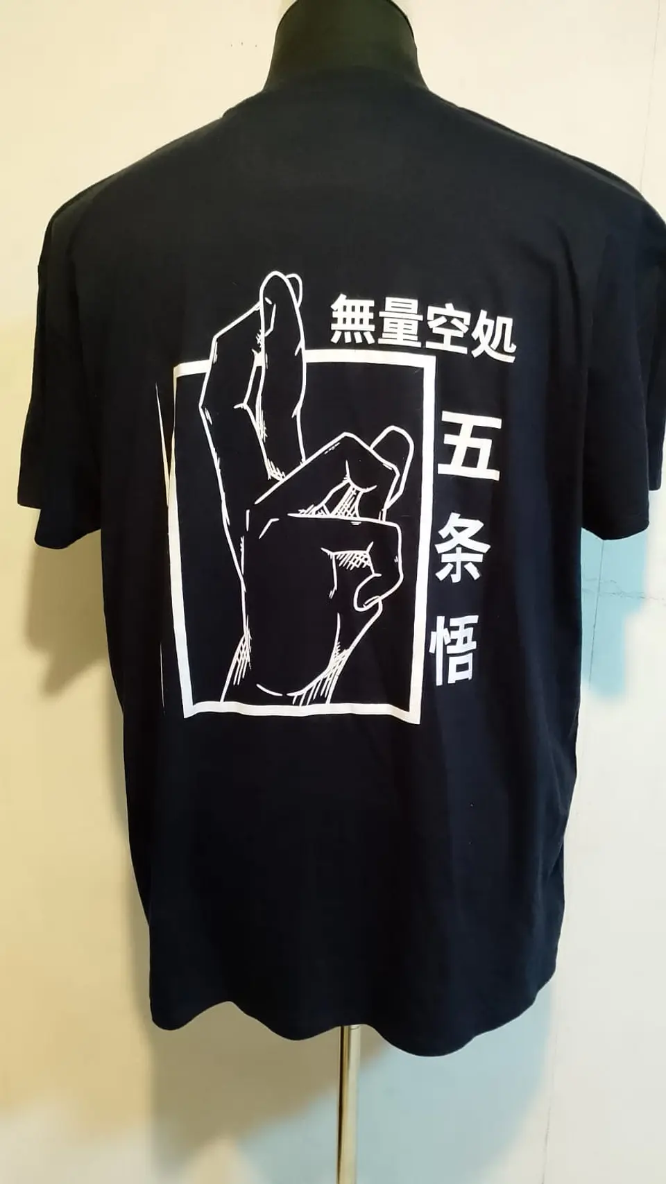 Polera Gojo Dark Jujutsu Kaisen 3