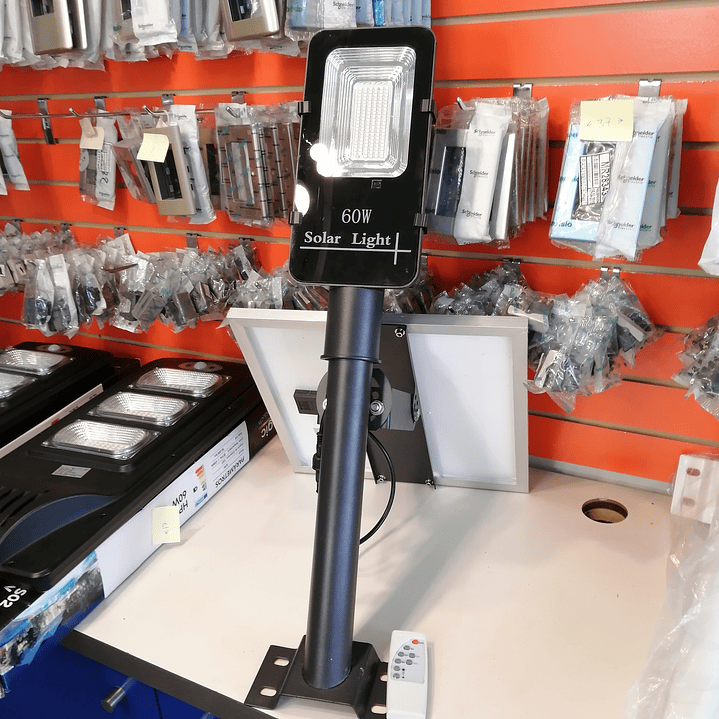 Poste solar alumbrado publico LED 60w linea profesional 1