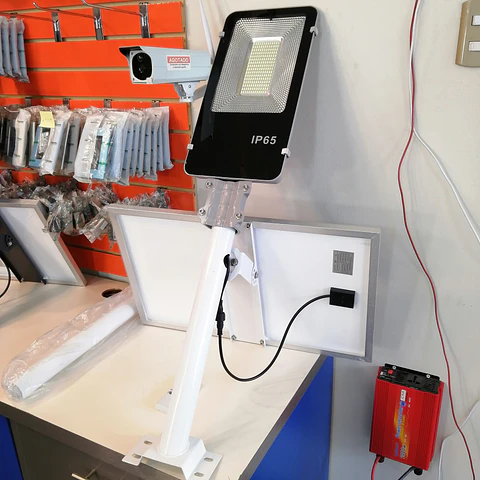Poste solar alumbrado publico LED 100w linea profesional