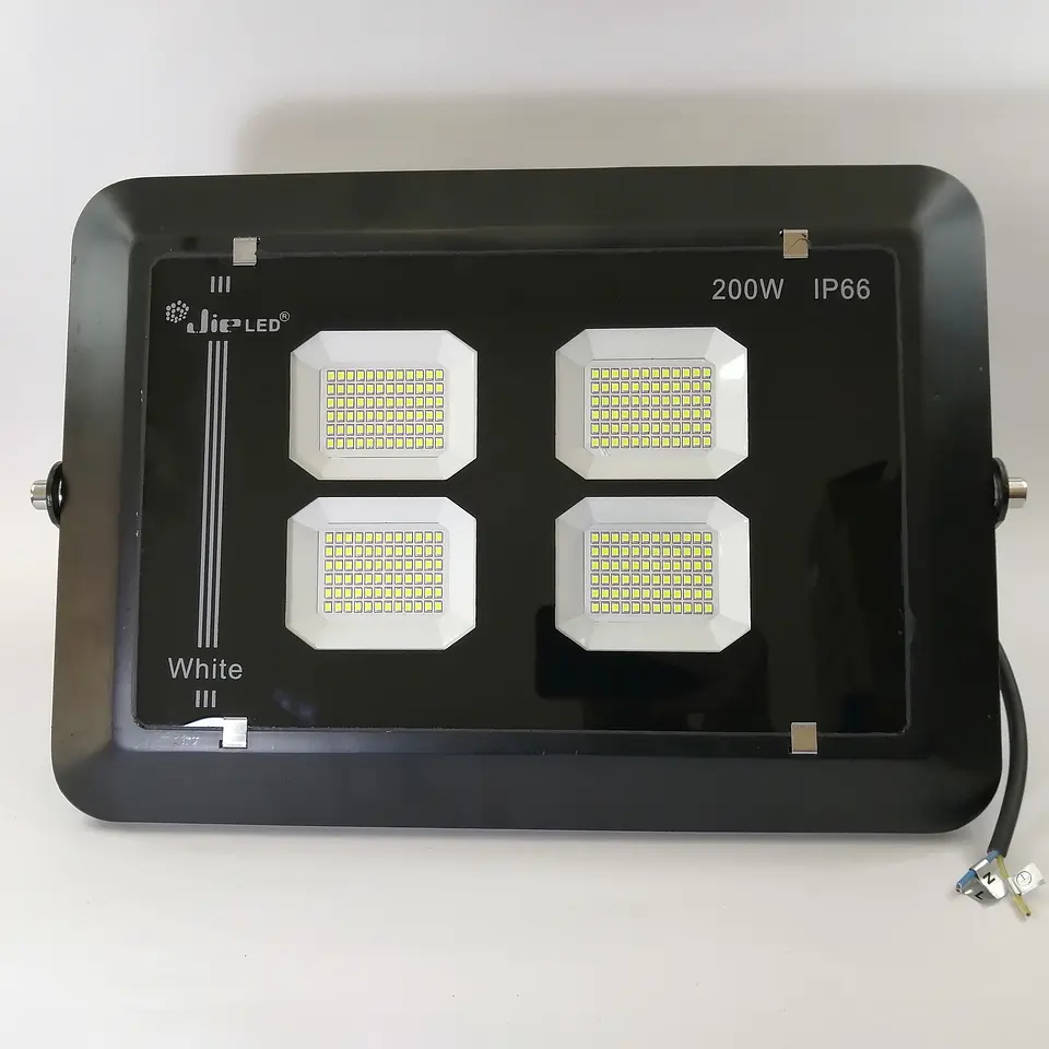 Proyector LED antivandalico 200w 1