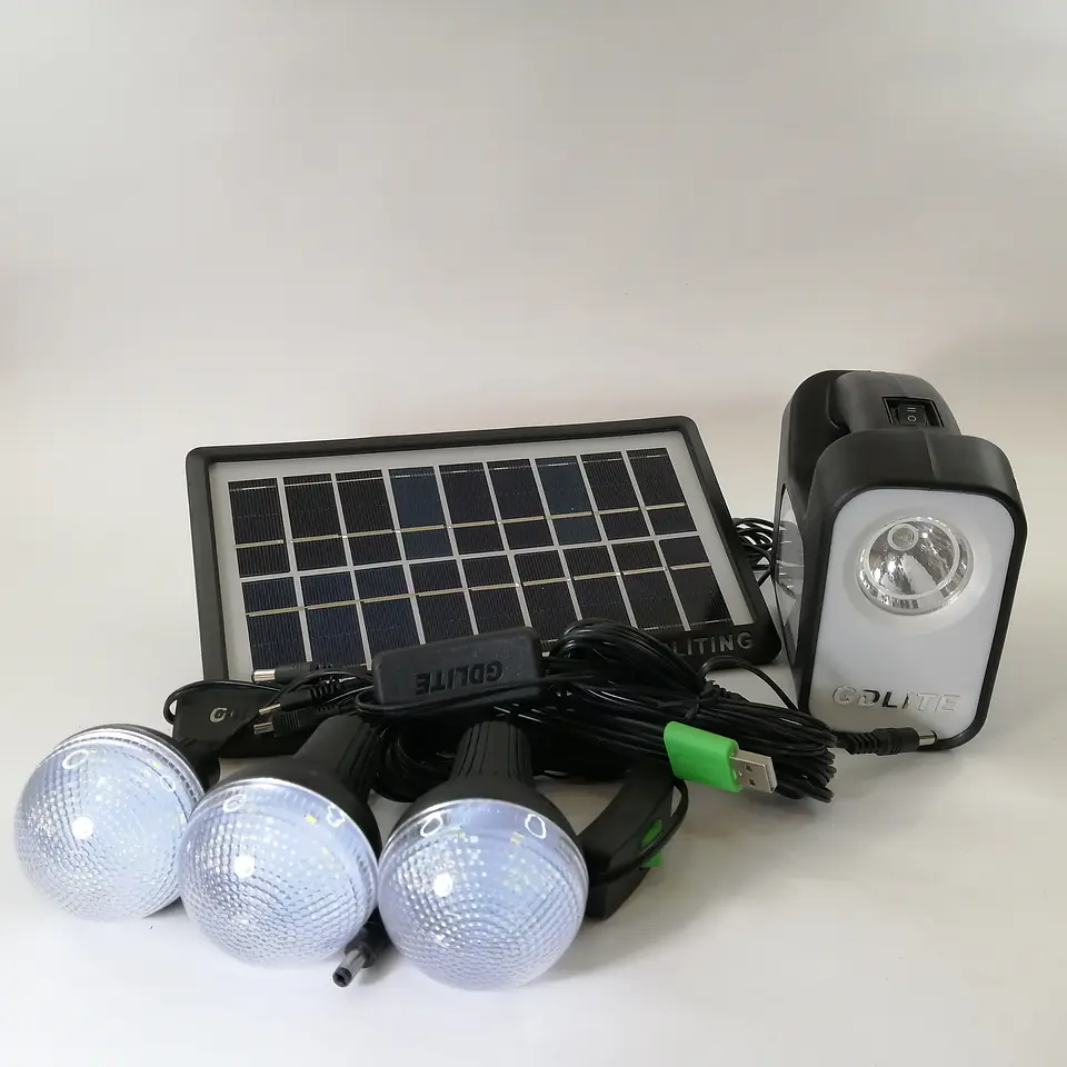 Kit solar linterna + 3 ampolletas con carga de celular. 1