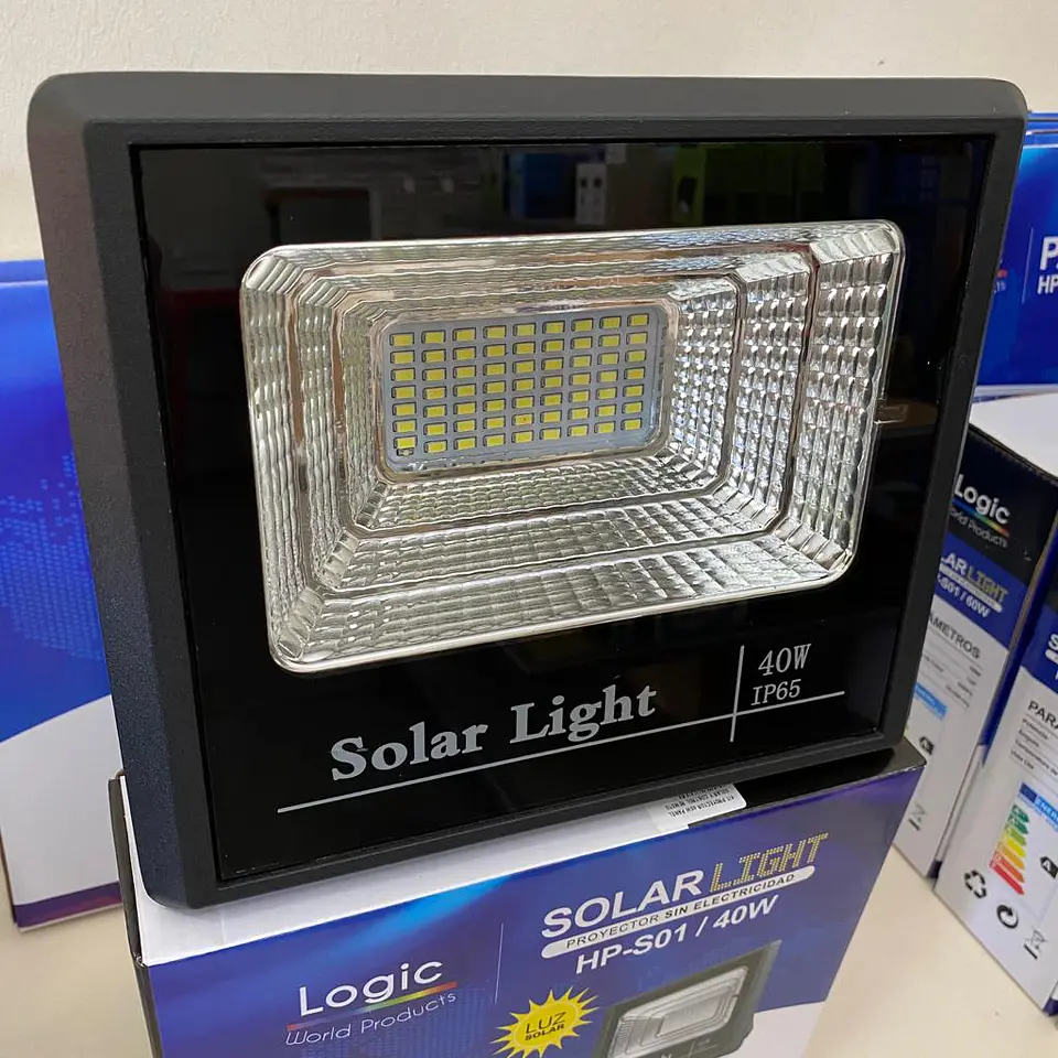Proyector solar LED 40w línea profesional 2