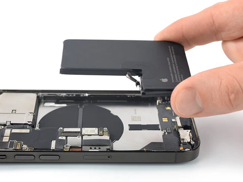 Cambio de batería iPhone 14 Pro (con %)