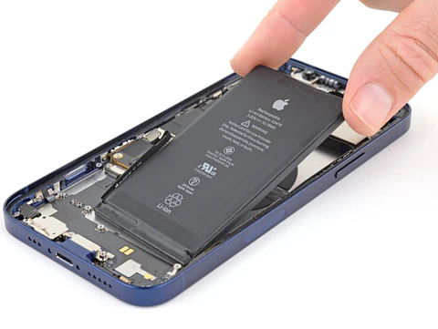 Cambio de batería iPhone 12 (con %)