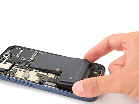 Cambio de batería iPhone 15 Pro (con %)