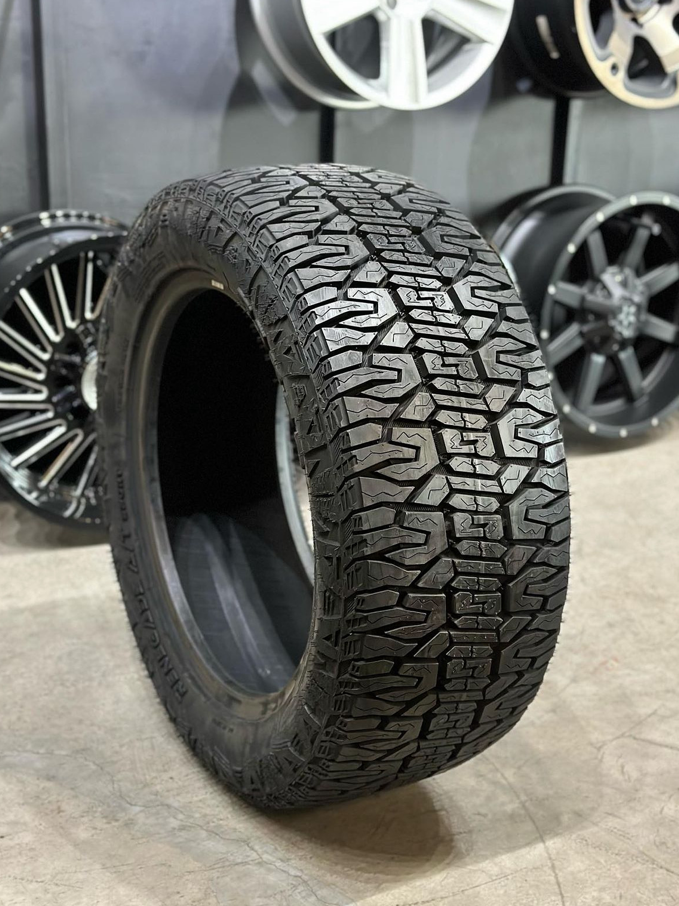 Neumático LT 265/70R17 Radar AT 123/120S     2