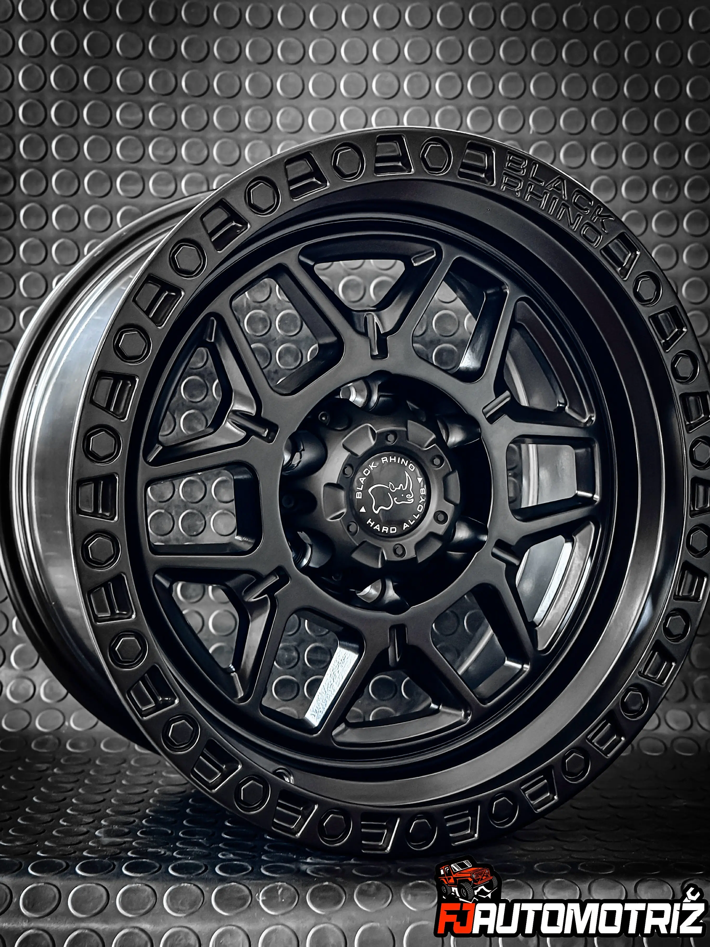 4 Llantas 17x9 6X139.7 ET -10 BLACKRHINO   4