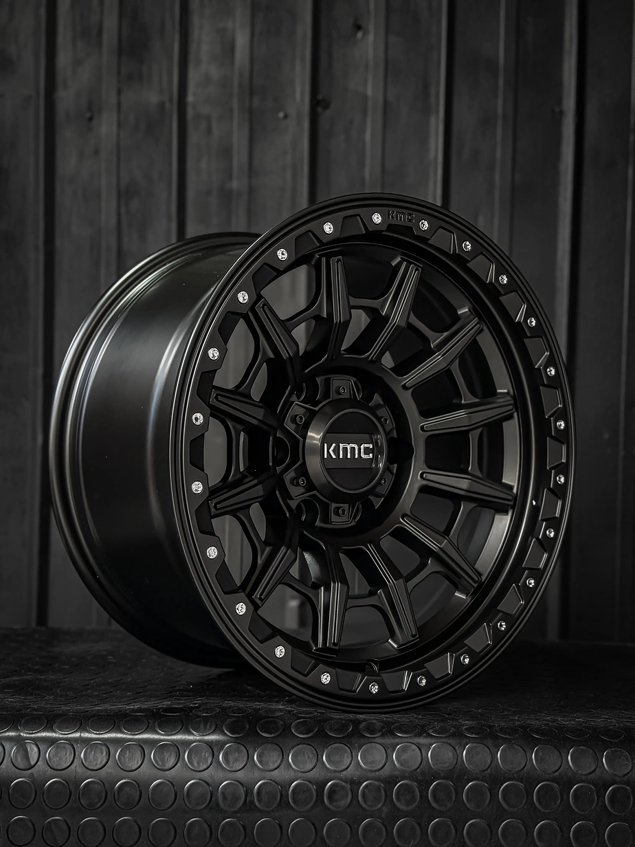 4 Llantas 17x9 6x139.7 Et-10 negro mate KMC 3