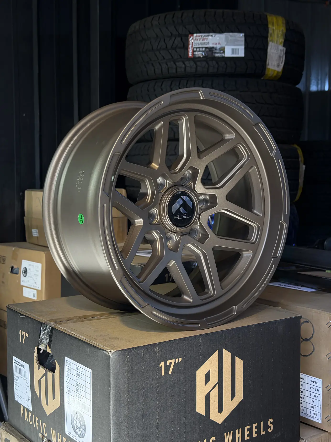 llanta 17x8.5 6x139 fuel et 0 bronce ( 4 llantas ) 1