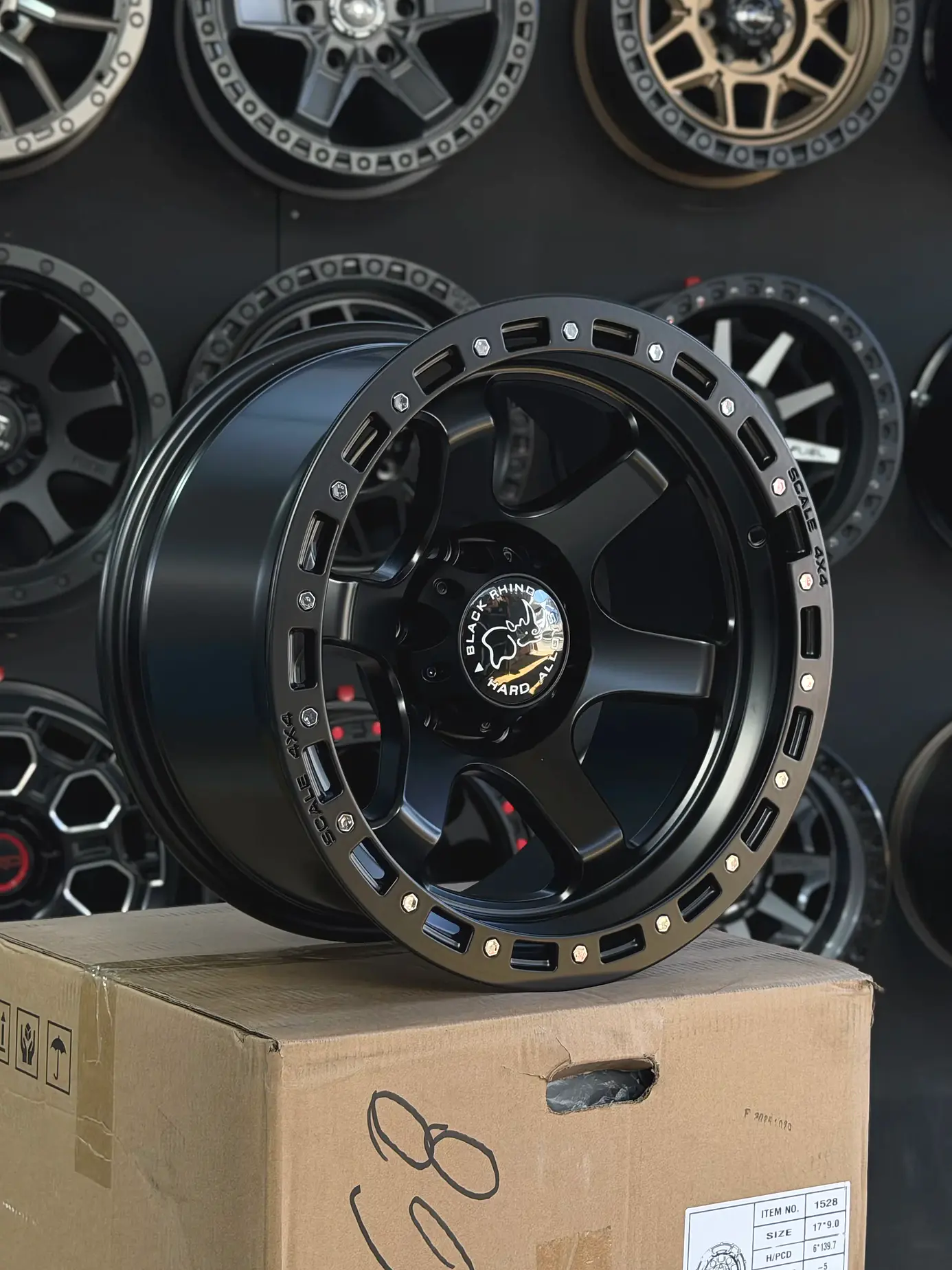 Llantas 17x9 6x139.7 et -25 blackrhino negro mate  1