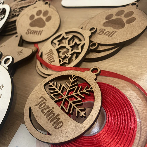 Bola de Natal Personalizada com Patinhas 3
