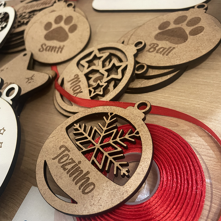 Bola de Natal Personalizada com Patinhas 2