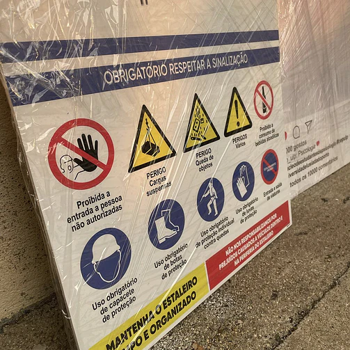 Placa PVC para Sinalização de Obras 2