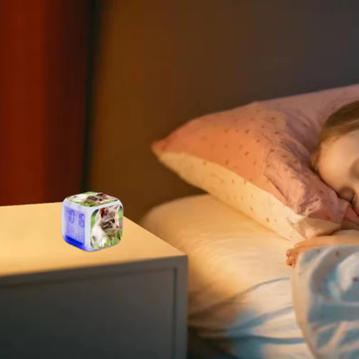 Relógio despertador digital Cubo LED  - Personalizado 2
