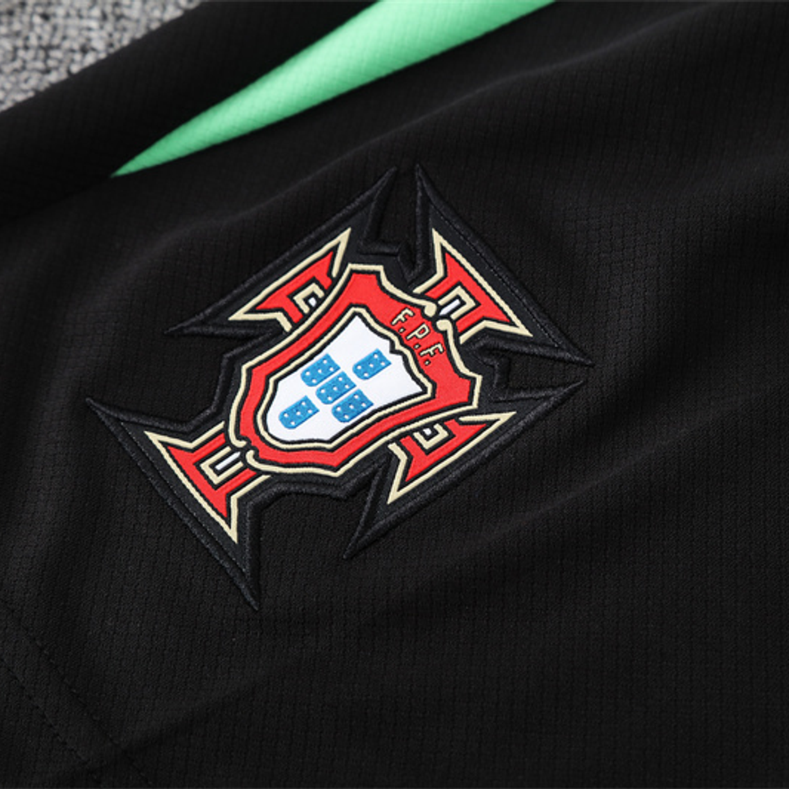 Conjunto Fato de Treino Portugal 2025 - Manga Curta - Verde e Preta  3