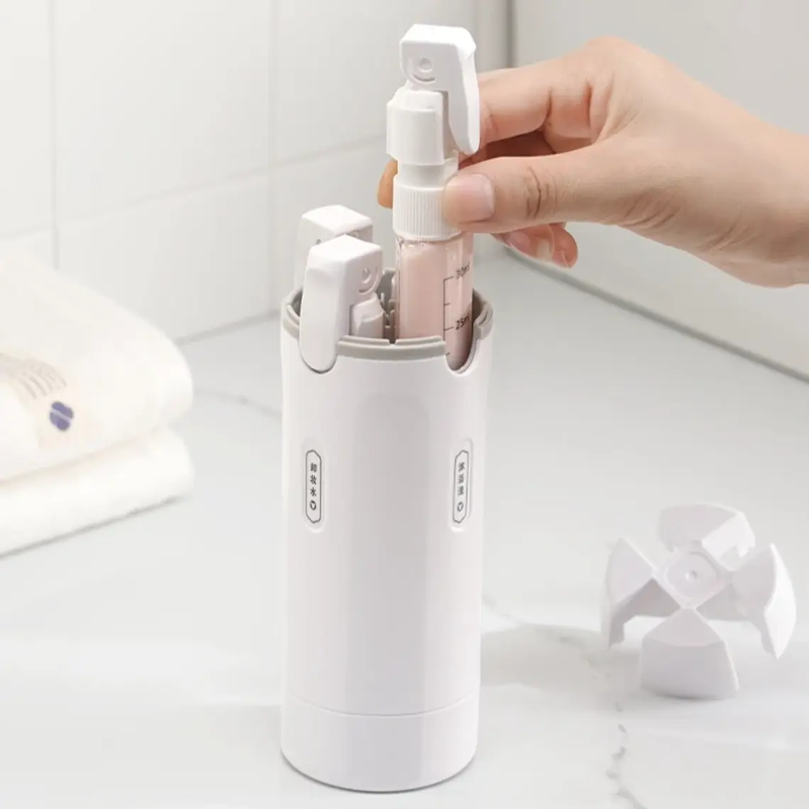 Frasco 4 em 1 para Viagem – Shampoo, Gel e Cosméticos | Portátil, Recarregável e Sem Vazamentos 4