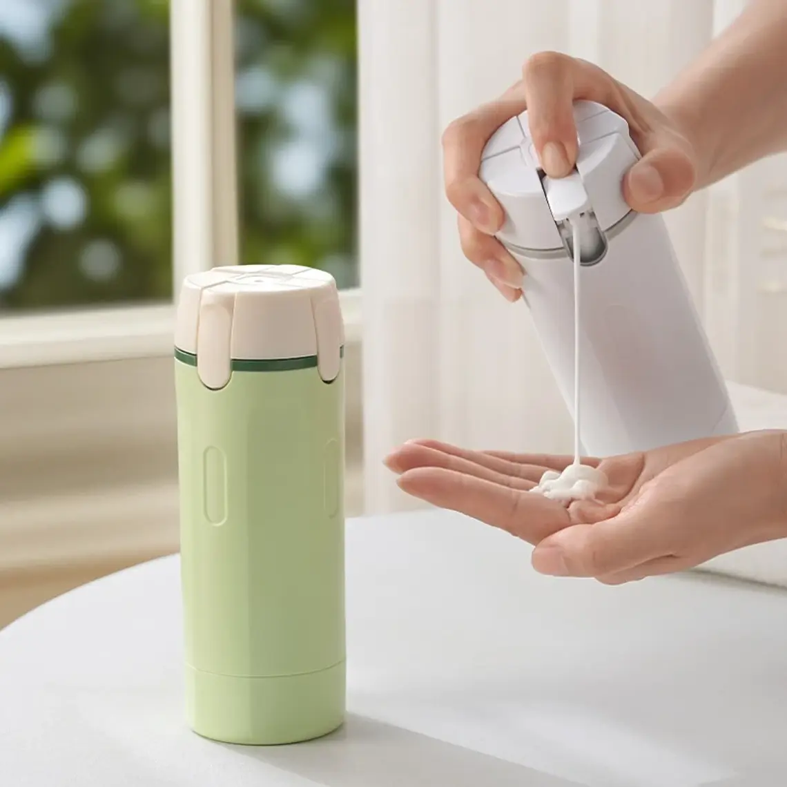 Frasco 4 em 1 para Viagem – Shampoo, Gel e Cosméticos | Portátil, Recarregável e Sem Vazamentos 3