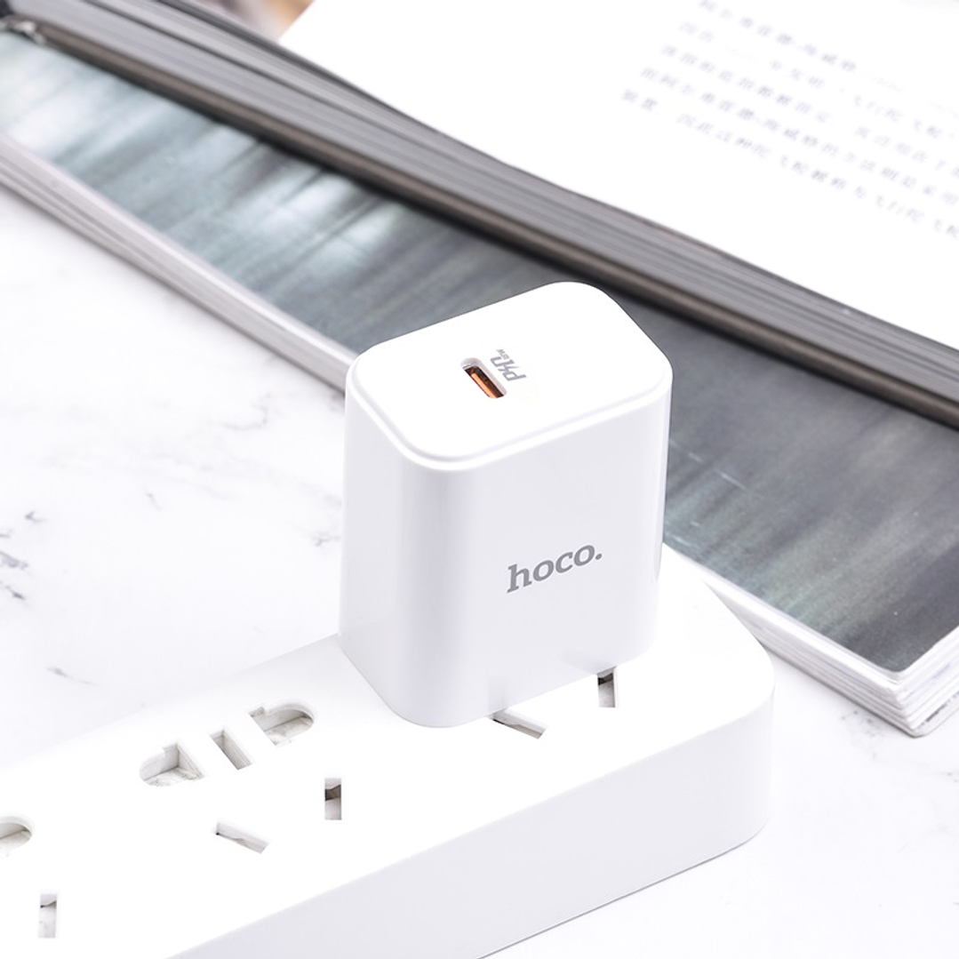 Cargador Casa Hoco DC67 PD20W Blanco SEC 4