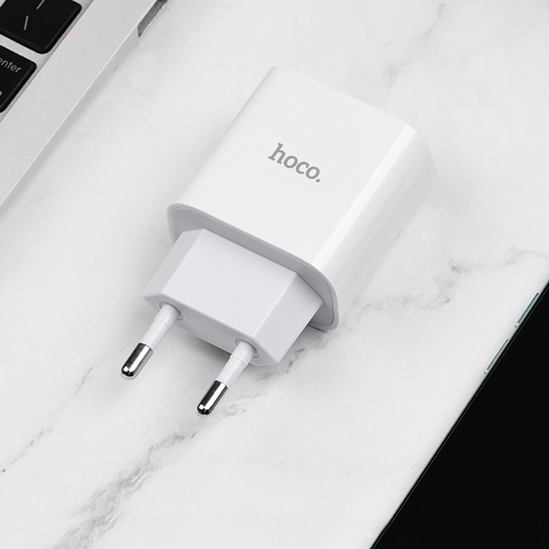 Cargador Casa Hoco DC67 PD20W Blanco SEC 5