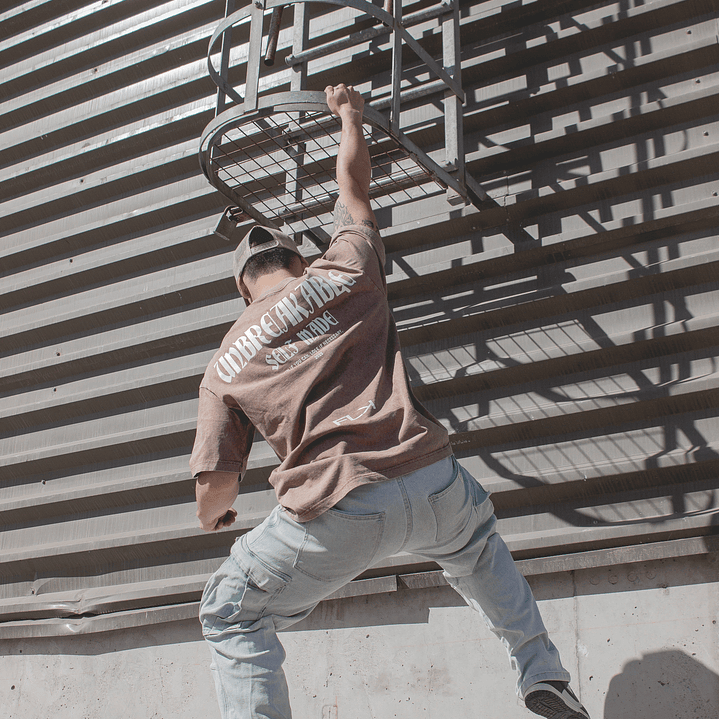 Polera Oversize FLK Unbreakable 3