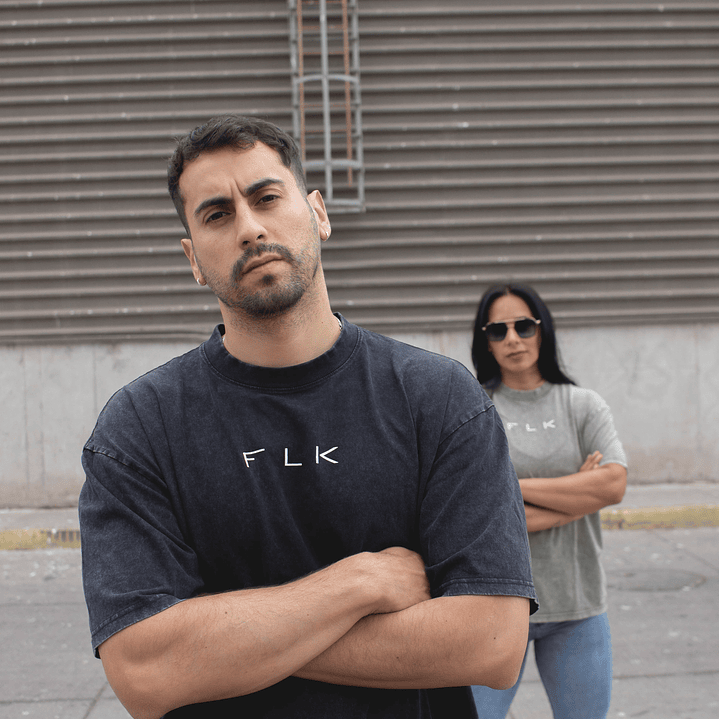 Polera Oversize FLK Essential 11