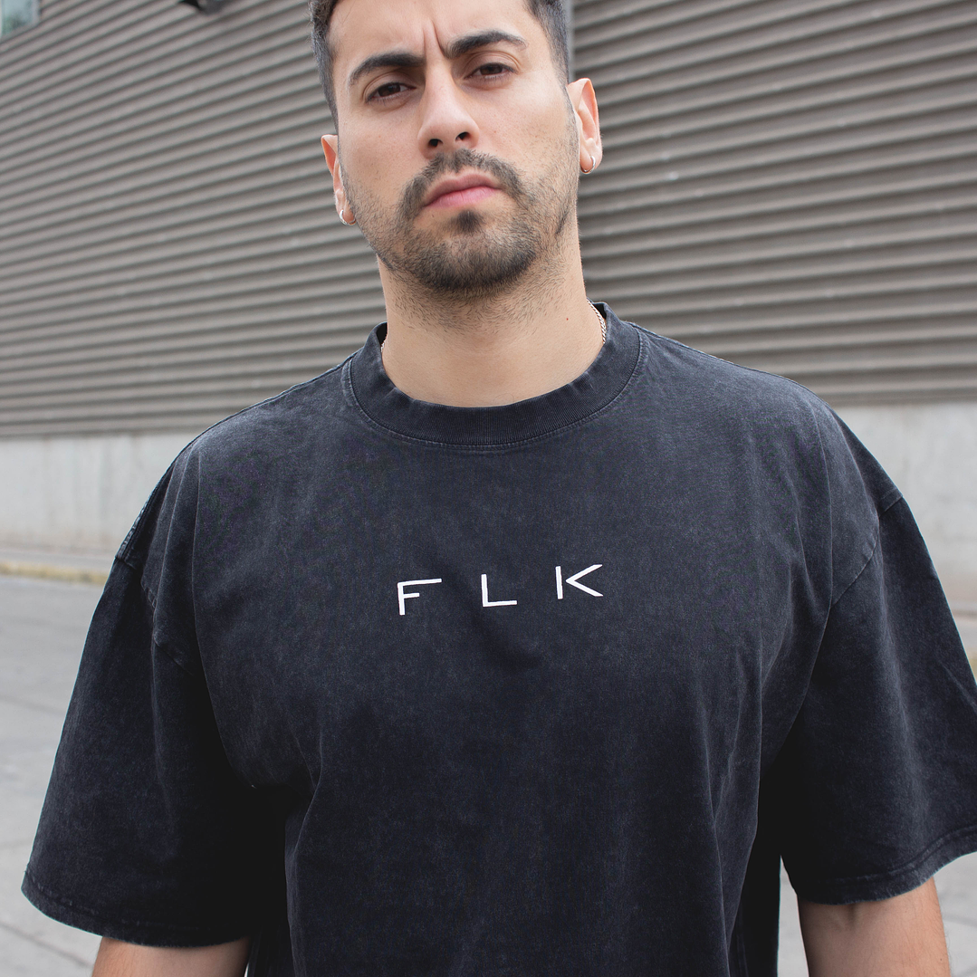 Polera Oversize FLK Essential 16