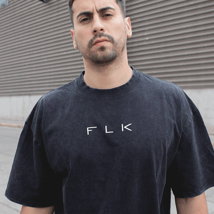 Polera Oversize FLK Essential 16