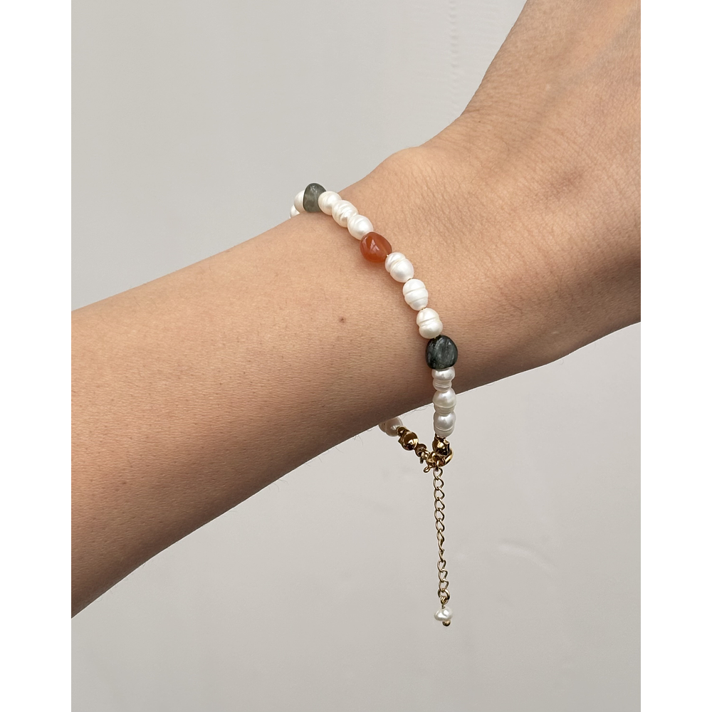 Pulsera perlas y piedras 