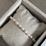 Pulsera perlas de río 