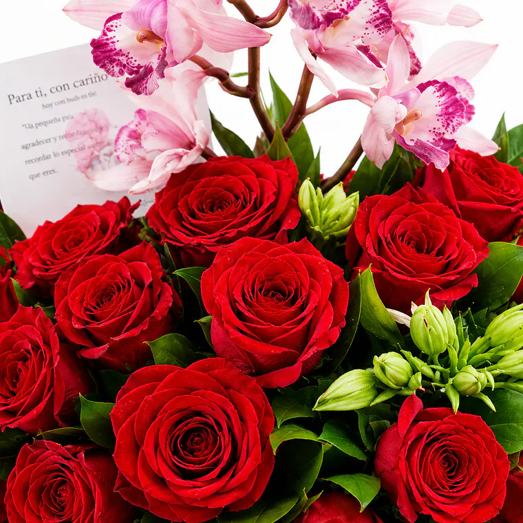 Caja con Orquídeas Rosadas y Rosas Rojas 2