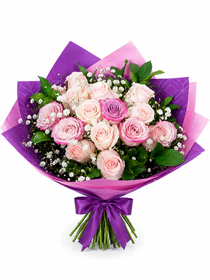 Bouquet Rosas Blancas y Rosadas con Morado