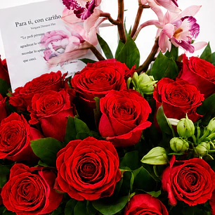 Caja con Orquídeas Rosadas y Rosas Rojas