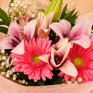 Bouquet Lirios y Gerberas Rosadas