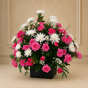 Arreglo Grande con Rosas Rosadas y Crisantemos Blancos