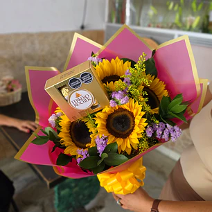 Bouquet Girasoles y Chocolates Ferrero