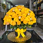 Caja con 100 Rosas Amarillas y Chocolates Ferrero x8 - thumbnail 1