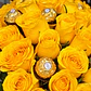 Caja con 100 Rosas Amarillas y Chocolates Ferrero x8 - thumbnail 2