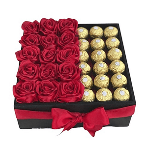 Box Floral con Rosas de Jabón (Tipo Eternas) y Bombones