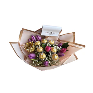 Ramo de Tulipanes Morados con Ferrero Rocher y Corona
