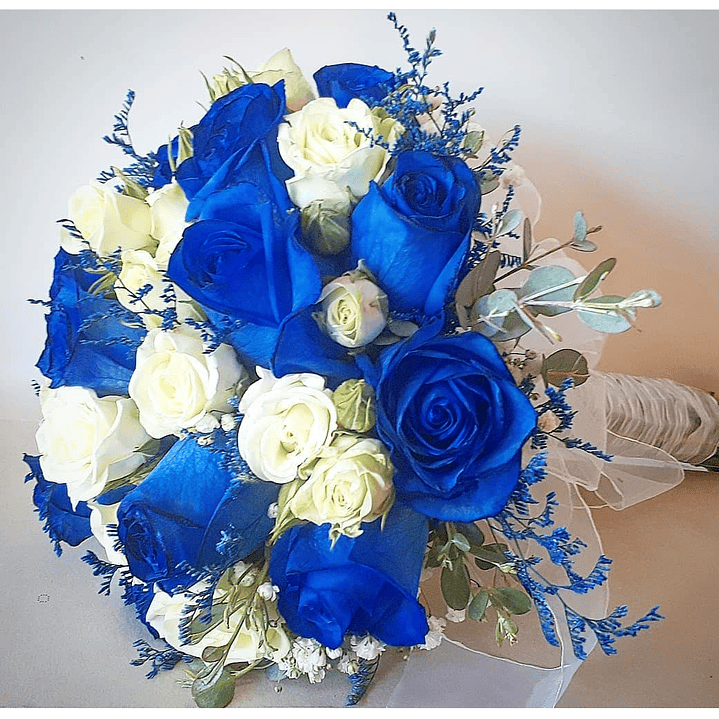 Ramo de Novia redondo de rosas azules 1