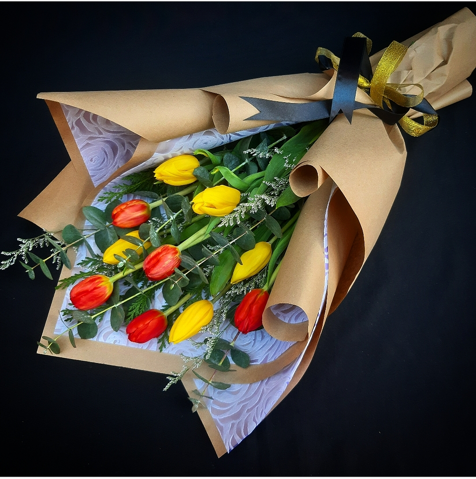 Ramo de 10 tulipanes 1