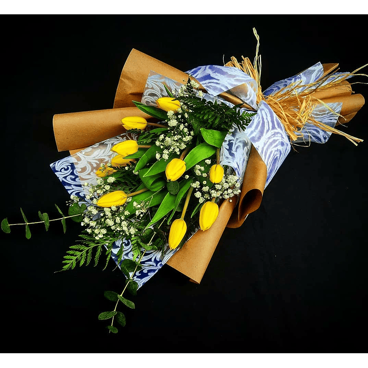 Ramo tendido de tulipanes  1